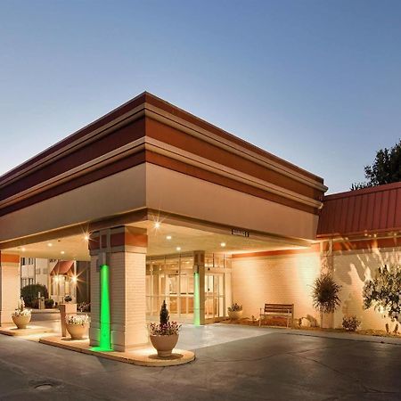 Baymont Inn & Suites Marietta Exteriör bild