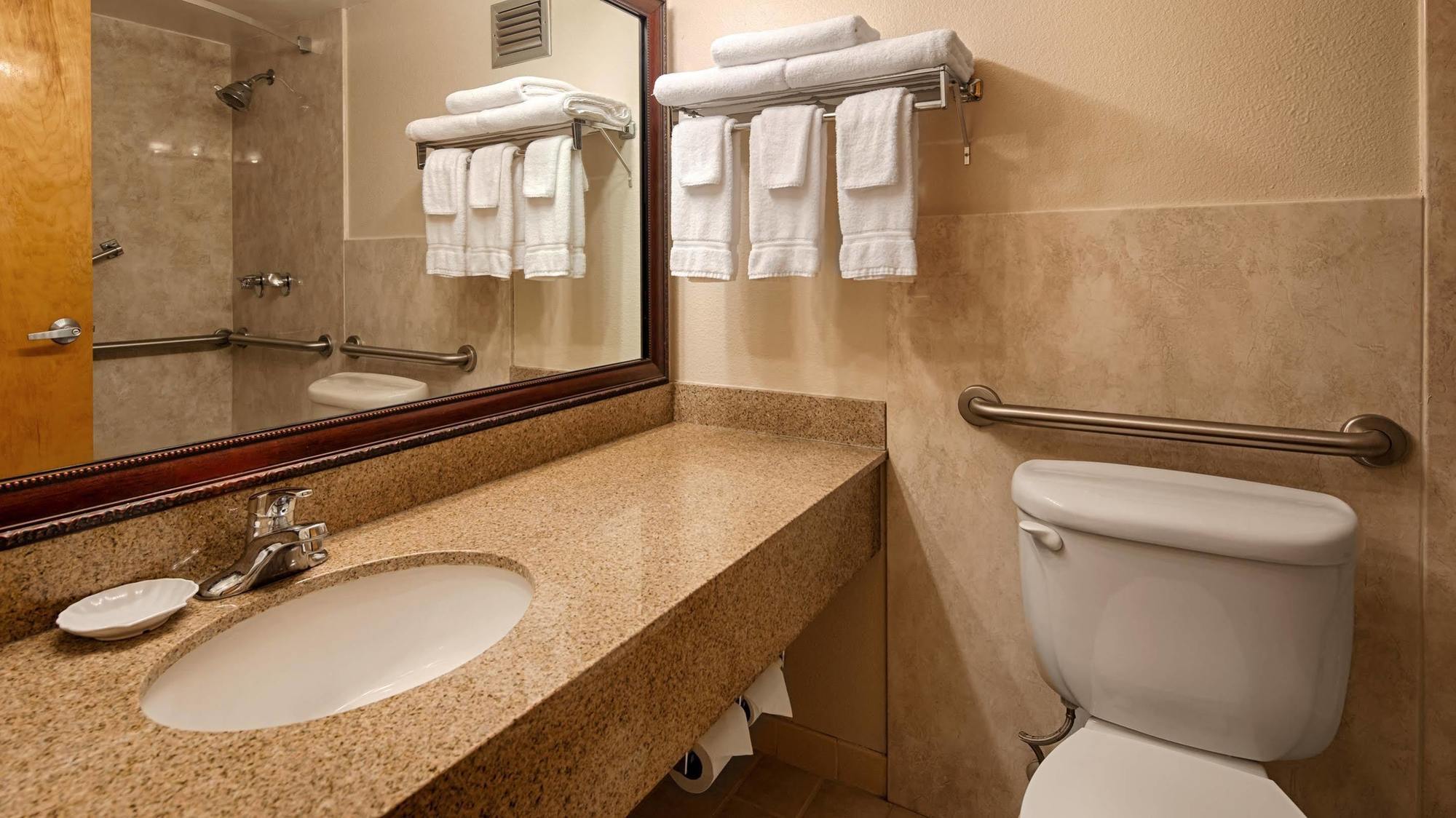 Baymont Inn & Suites Marietta Exteriör bild