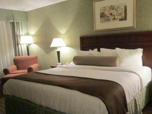 Baymont Inn & Suites Marietta Exteriör bild